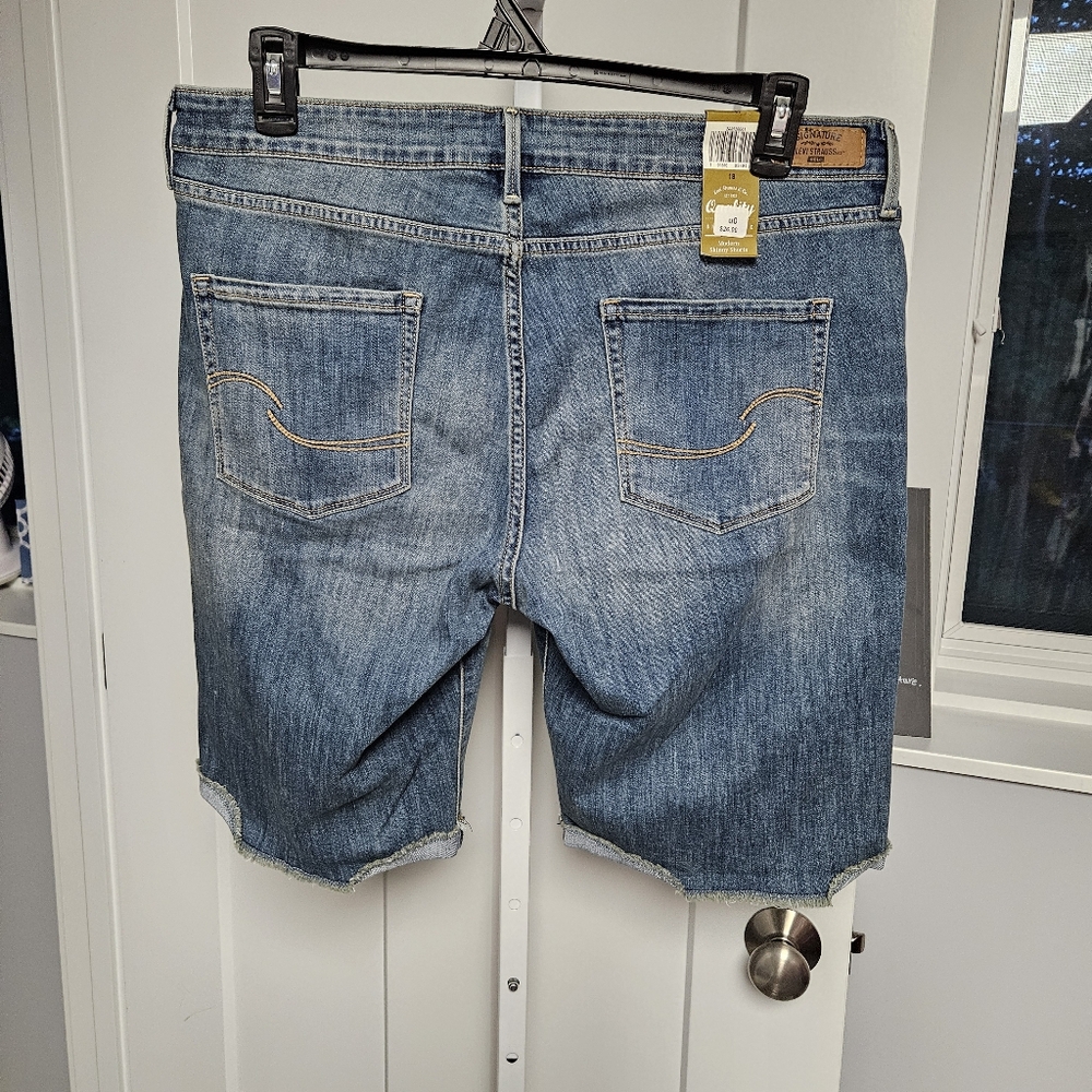 NWT Levi's Bermuda Jean shorts size 18w - Picture 3 of 4
